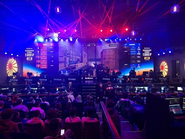 Сцена и зрительный зал на LanDaLan #2.