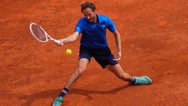 Медведев в двух сетах обыграл Попырина на «мастерсе» в Риме