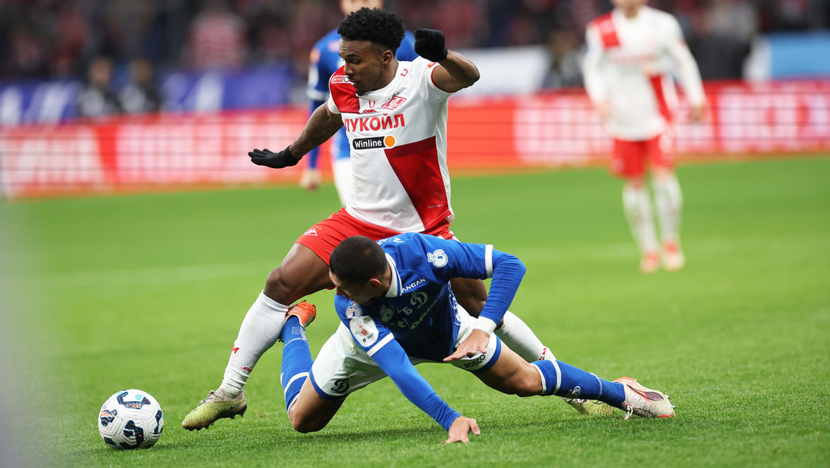 Хосе Касерес и Маркиньос. Футболисты Хосе Касерес и Маркиньос в матче РПЛ «Динамо» — «Спартак»