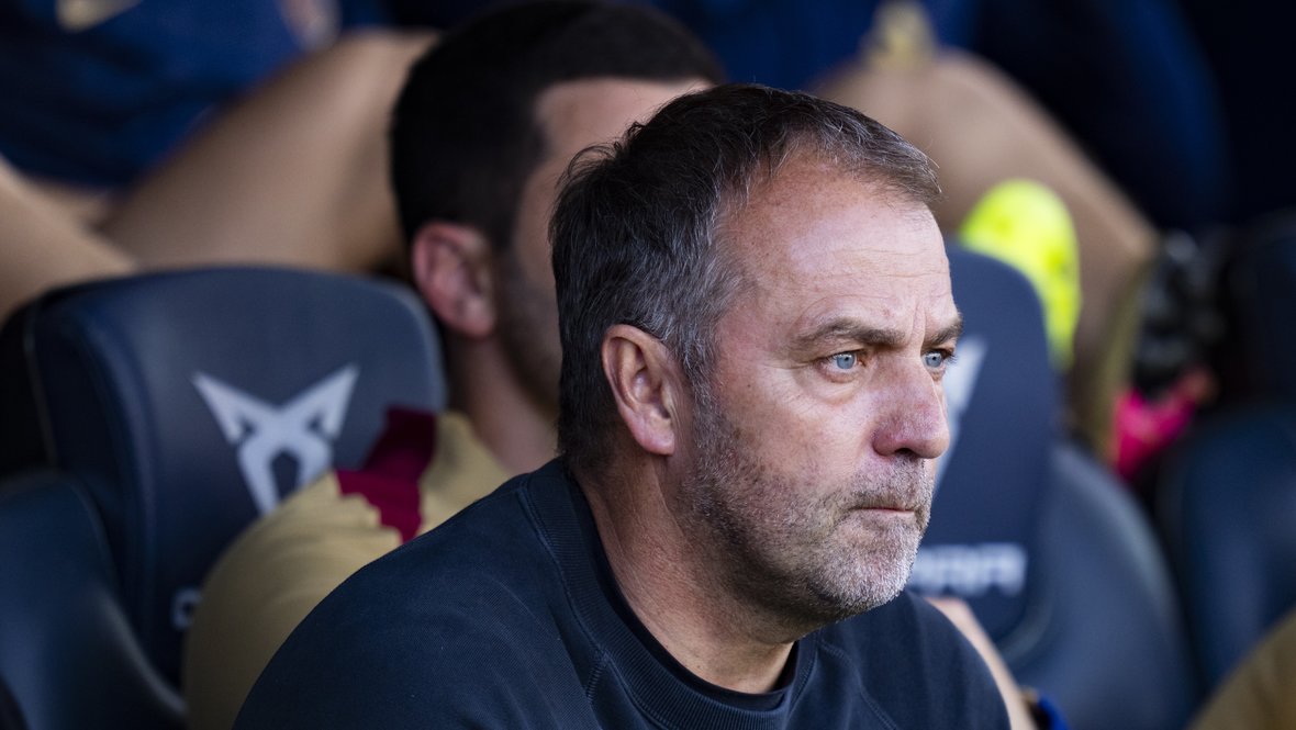 Главный тренер «Барселоны» Ханс Флик.