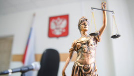 Не встал во время гимна на открытии первенства по спортивной борьбе. Родственника спортсмена оштрафовали в Благовещенске