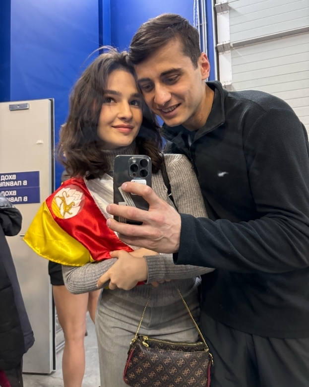Ацамаз со своей девушкой Викторией. Ацамаз со своей девушкой Викторией
