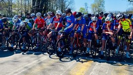 17-летним велогонщикам отказали в нейтральном статусе из-за поста в группе спортшколы. Разбор ситуации от «СЭ»