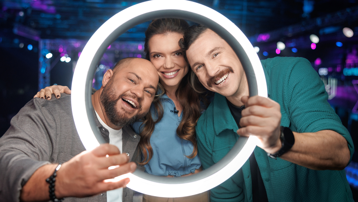 Роман Постовалов, Валерия Дергилева, Василий Артемьев.