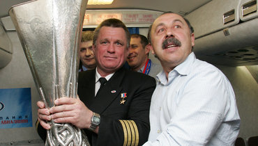 В самолете мы летим в Россию