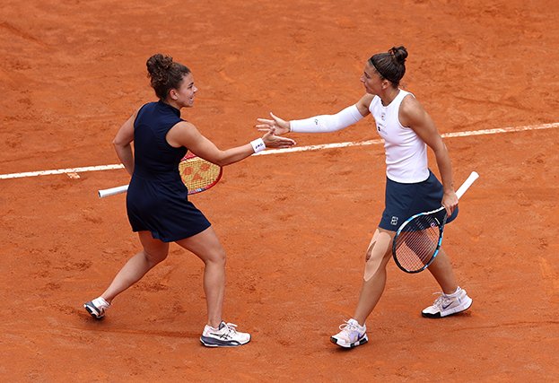 Ясмин Паолини и Сара Эррани.