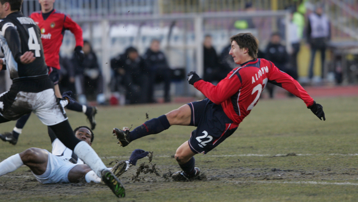 Евгений Алдонин в матче с «Партизаном».