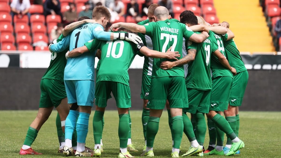 Футболисты «Ахмата» перед матчем с «Динамо» (Махачкала).