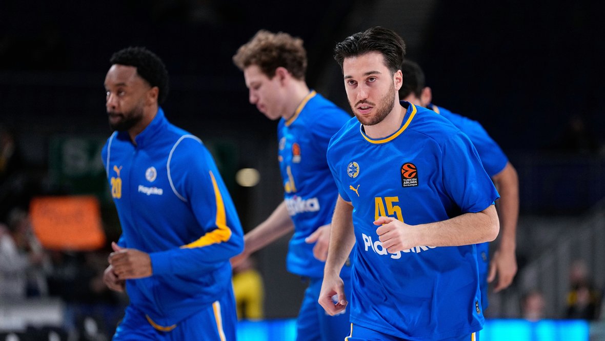 Разыгрывающий БК «Маккаби» Тамир Блатт.