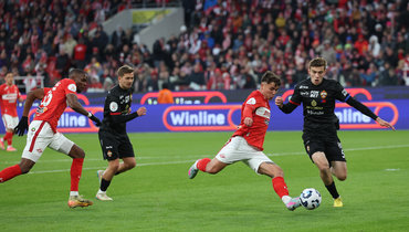 Кристофер Мартинс, Иван Обляков, Манфред Угальде и Джамалутдин Абдулкадыров в матче 26-го тура РПЛ «Спатак» — ЦСКА.