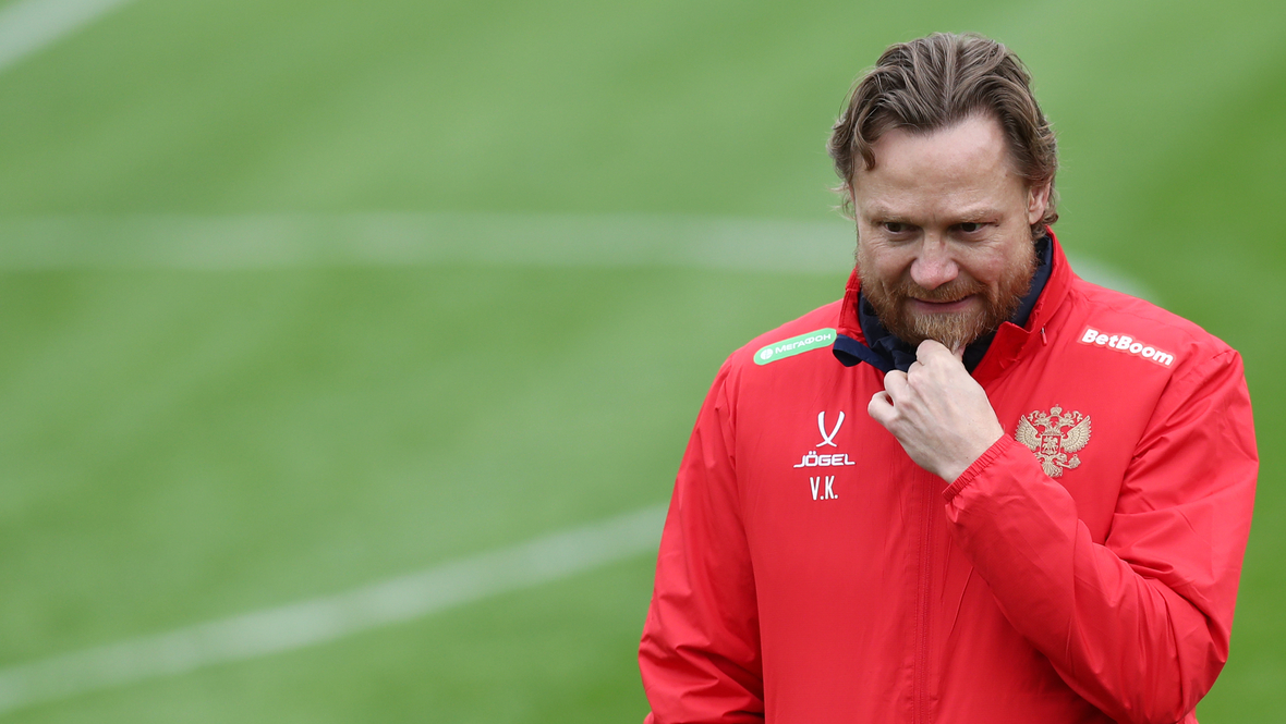 Валерий Карпин.