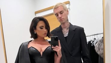 Деми Ловато вышла замуж за Джордана Лютса.