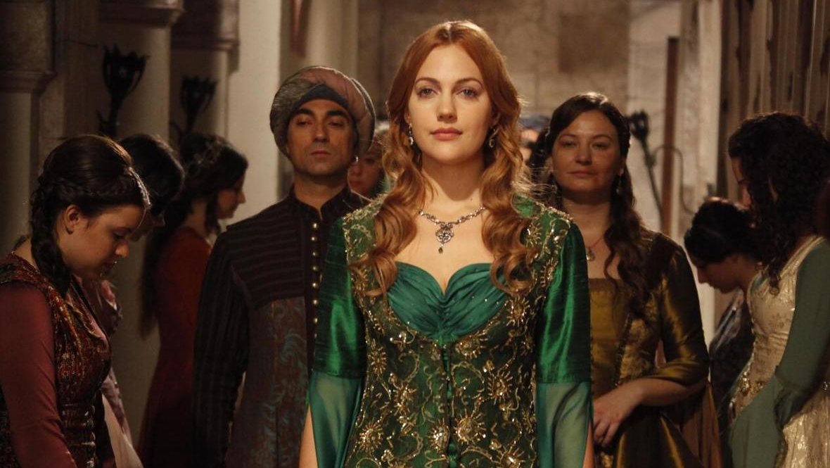 Кадр из сериала «Великолепный век», реж. Дурул Тайлан, Ямур Тайлан, Ягыз Алп Акайдын, Мерт Байкал, Tim's Productions