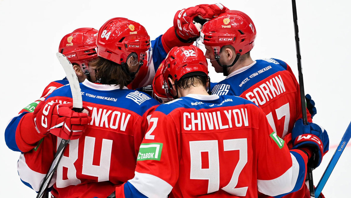 Сборная России возглавила обновленный рейтинг ИИХФ — обогнала Канаду и США. В ИИХФ недовольны