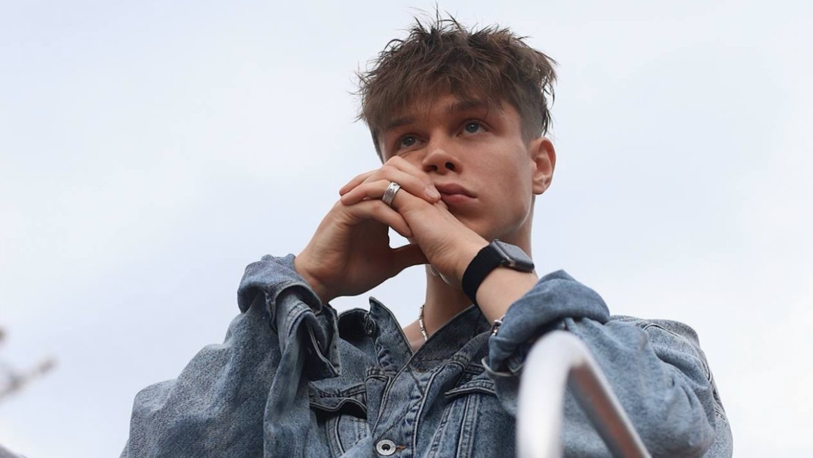 Актер Глеб Калюжный