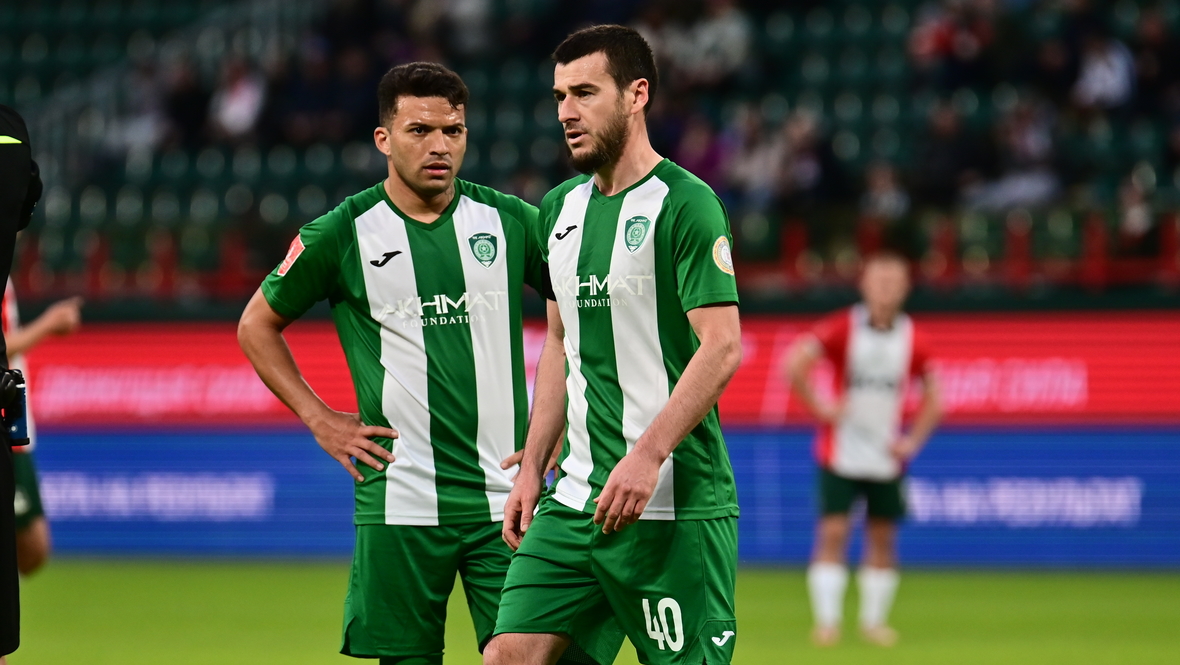 Исмаэл Силва и Ризван Уциев («Ахмат»).