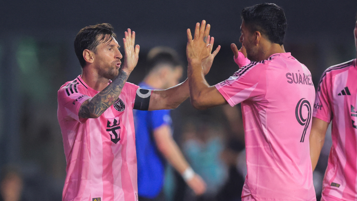 Лионель Месси и Луис Суарес.