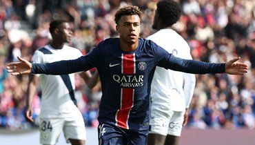 Полузащитник «ПСЖ» Дезире Дуэ.