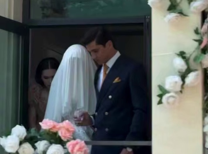 Абдукодир Хусанов с женой.