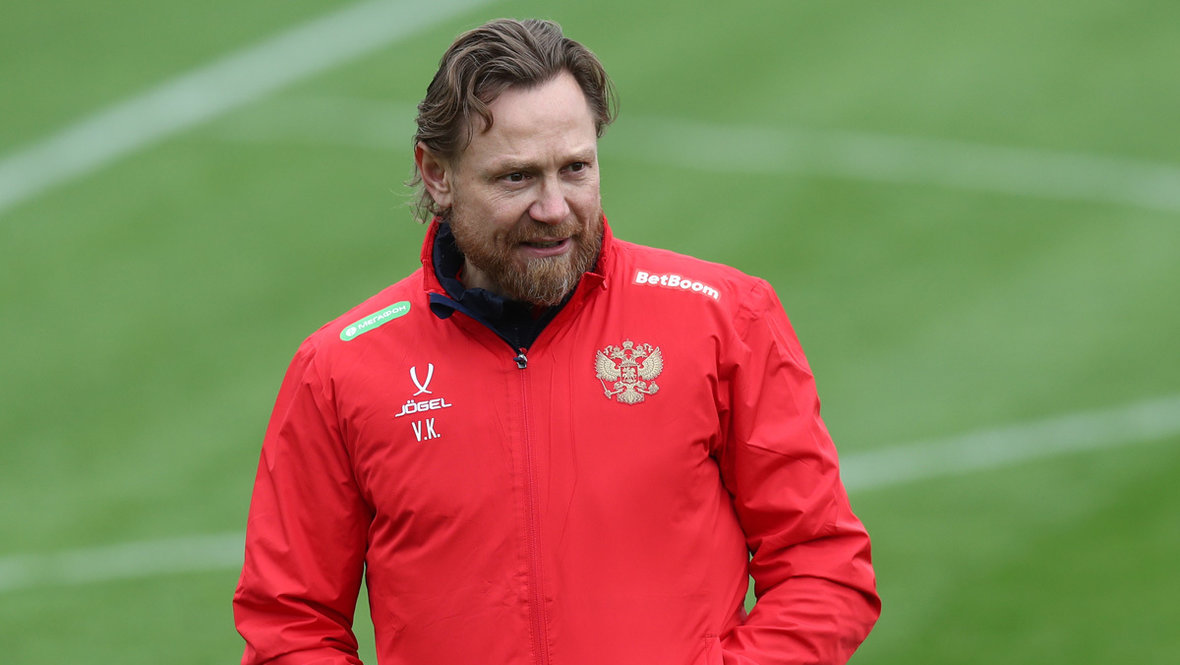 Главный тренер сборной России Валерий Карпин