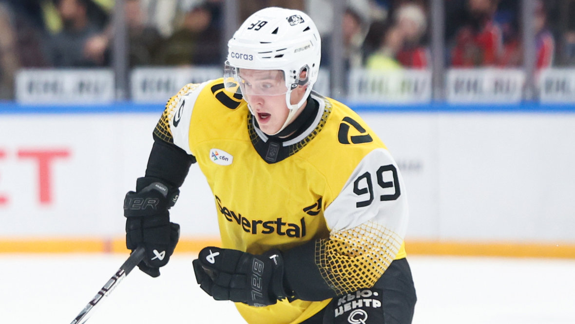 Хоккеист Михаил Ильин