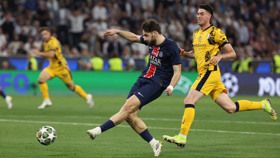 Хвича Кварацхелия в матче «ПСЖ» — «Интер» (5:0).