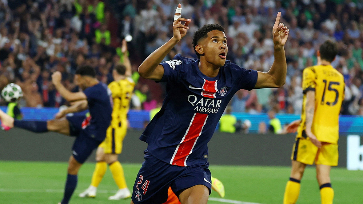 Сенни Маюлу.