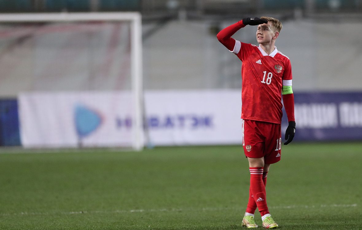 Наиль Умяров.