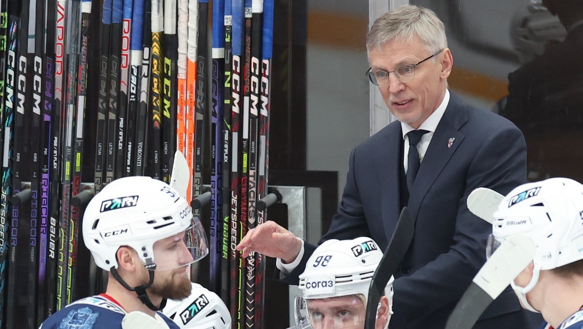 Игорь Ларионов.