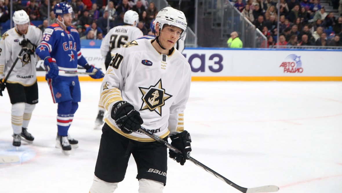 Нападаюший Никита Сошников.