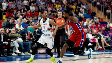 Баскетболист «Зенита» Трент Фрейзер и игрок ЦСКА Ливио Жан-Шарль.