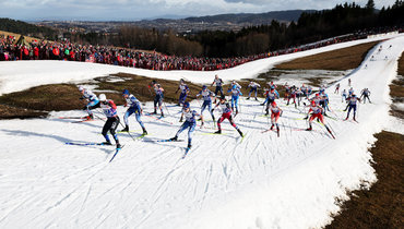 Лыжники во время гонки на чемпионате мира в Тронхейме