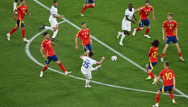 Перестрелка Франции и Испании — чистая романтика в исполнении суперзвезд. В матчах сборных они могут беспрепятственно творить