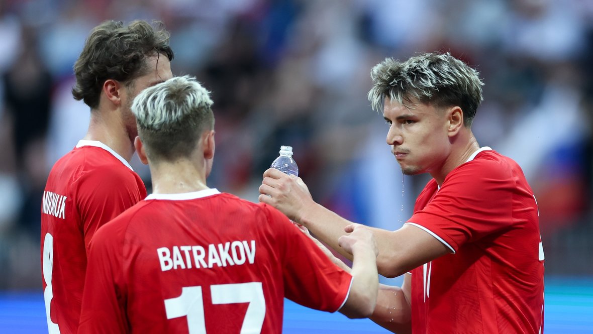 Антон Миранчук, Алексей Батраков и Андрей Мостовой.