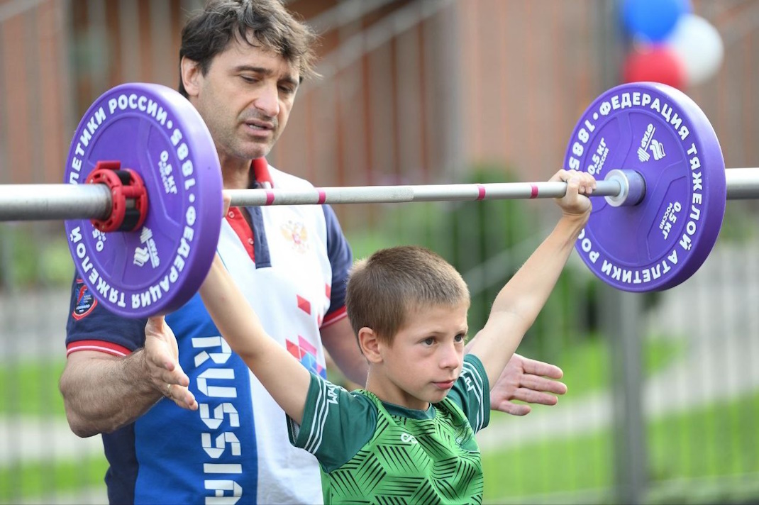 Максим Агапитов.