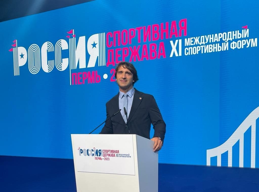 Максим Агапитов.