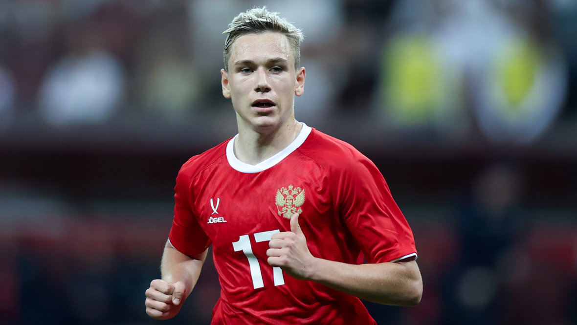 Футболист сборной России Алексей Батраков