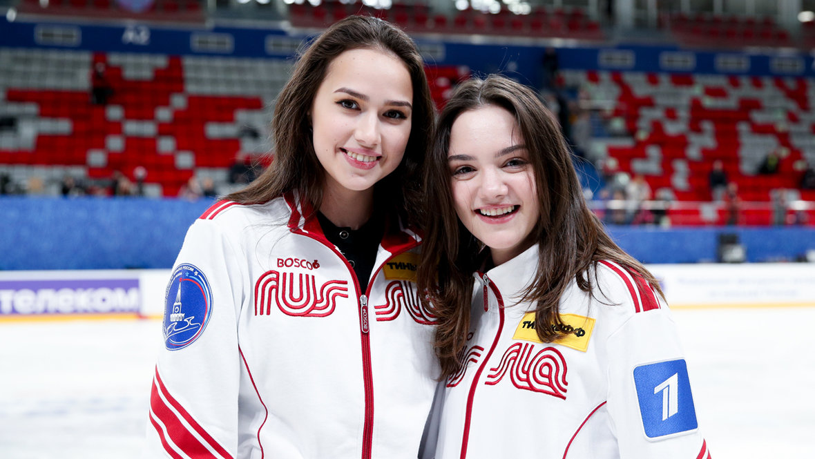 Алина Загитова и Евгения Медведева. Фигуристки Алина Загитова и Евгения Медведева