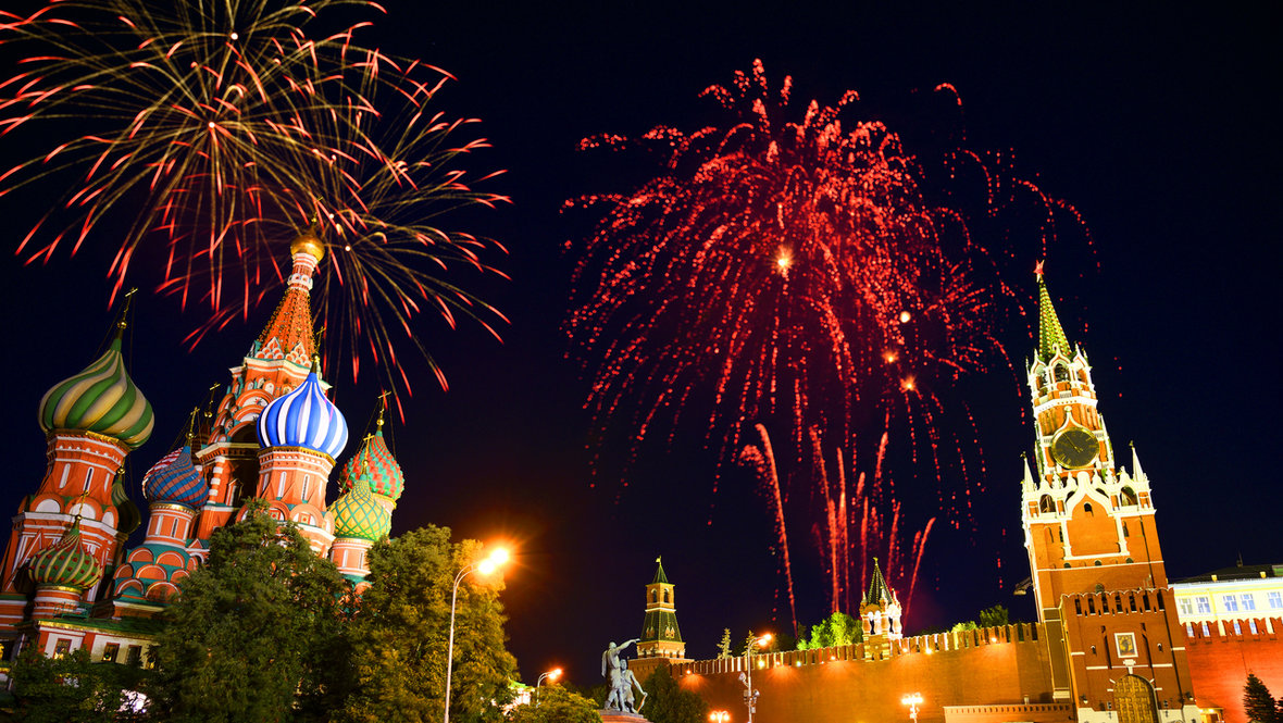 Салют на День России в Москве