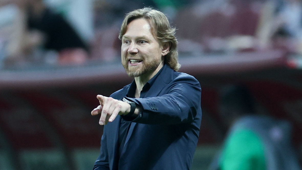 Валерий Карпин.