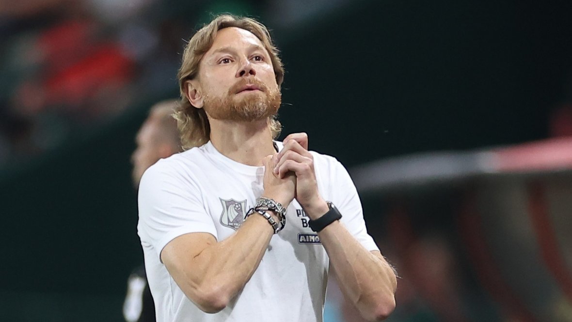 Валерий Карпин.