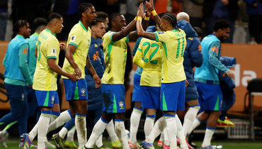 Бразилия с Анчелотти вышла на ЧМ-2026 после гола Винисиуса. Аргентина спаслась вдесятером, пожертвовав Месси