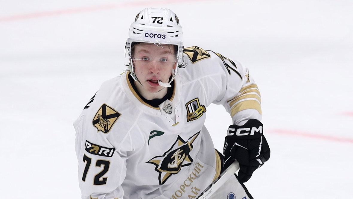 Хоккеист Дмитрий Бучельников