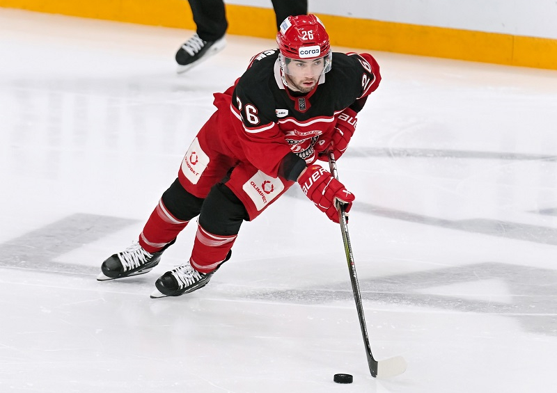 Дерек Барак.