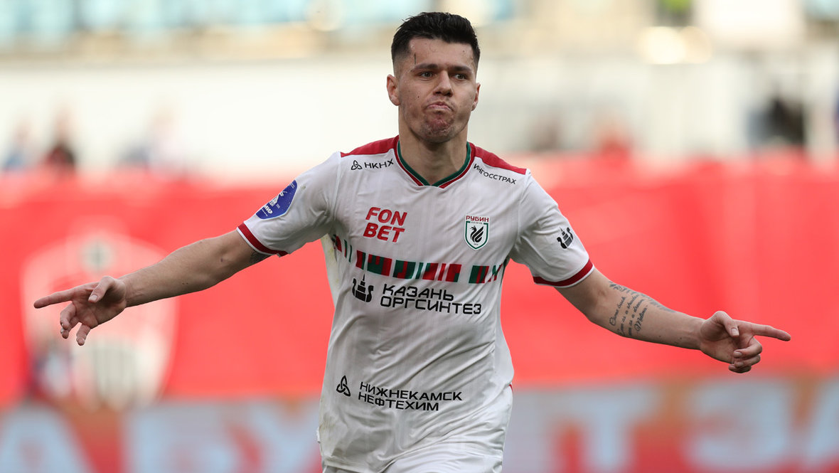 Нападающий «Рубина» Мирлинд Даку