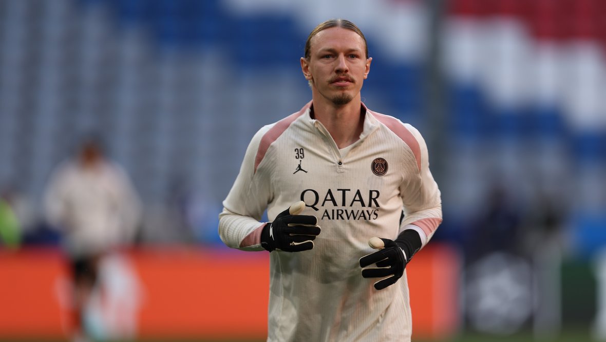Голкипер «ПСЖ» Матвей Сафонов.