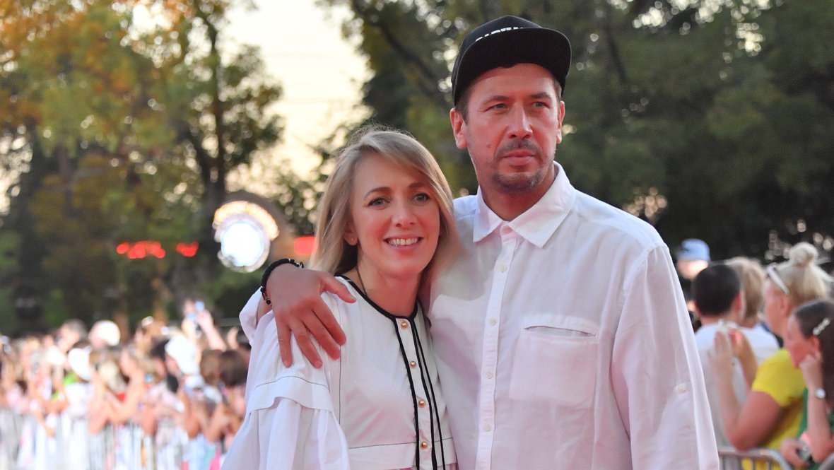 Актер Андрей Мерзликин с женой