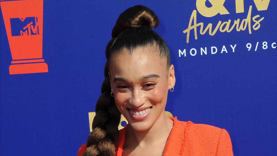 Певица Нецца