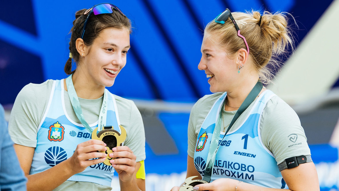 Полина Тышкевич и Вероника Плотникова. Волейболистки Полина Тышкевич и Вероника Плотникова