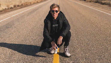 Угрожал огромным ножом и провел три года под арестом: гонщик с великой фамилией пробует вернуться в спорт